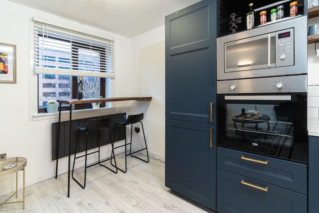 Stylish City Pad With Free Private Parking Glasgow Exteriör bild