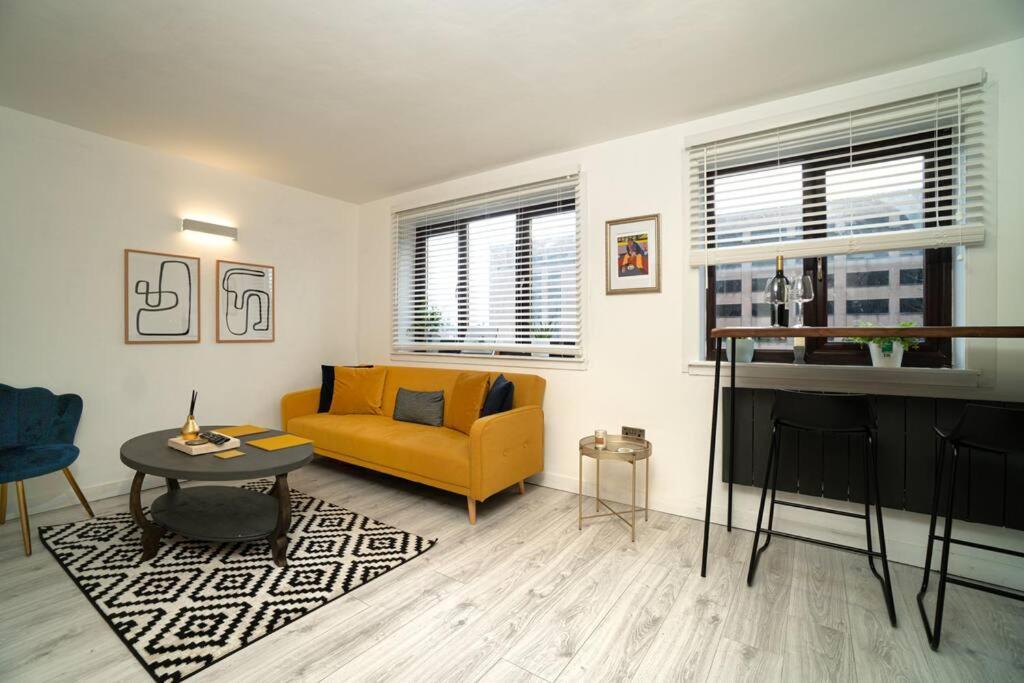 Stylish City Pad With Free Private Parking Glasgow Exteriör bild