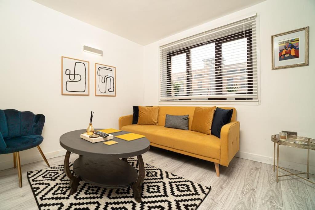 Stylish City Pad With Free Private Parking Glasgow Exteriör bild